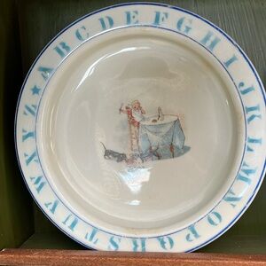 Antique D.E. McNicol East Liverpool, Ohio Mother Hubbard Nursery bowl plate